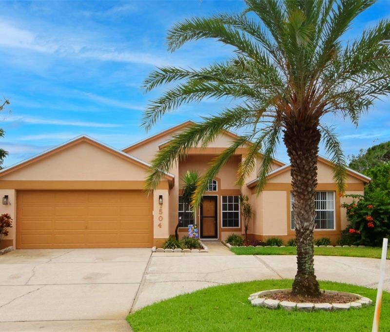 3 bedroom pool home Beacon Woods
